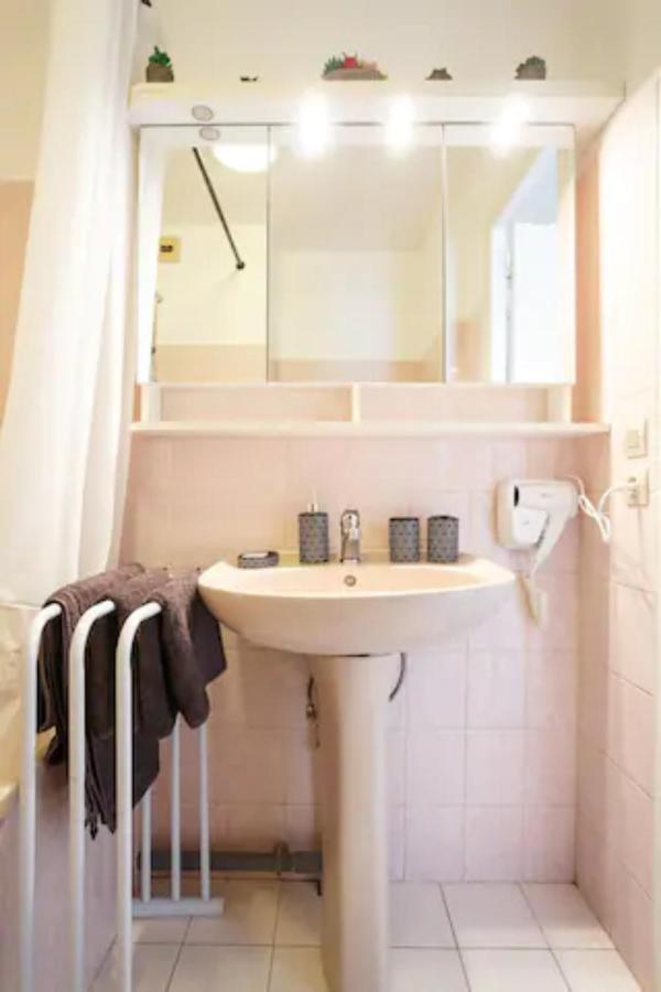 Appartement Cozy : 10/15 Min Des Champs Elysee Сартрувил Екстериор снимка